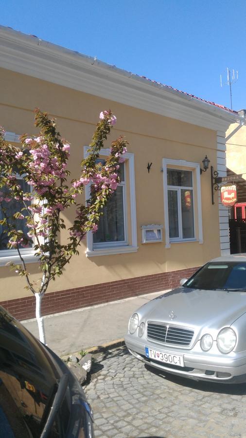 Кімнати В Центрі Ξενοδοχείο Uzhhorod Εξωτερικό φωτογραφία